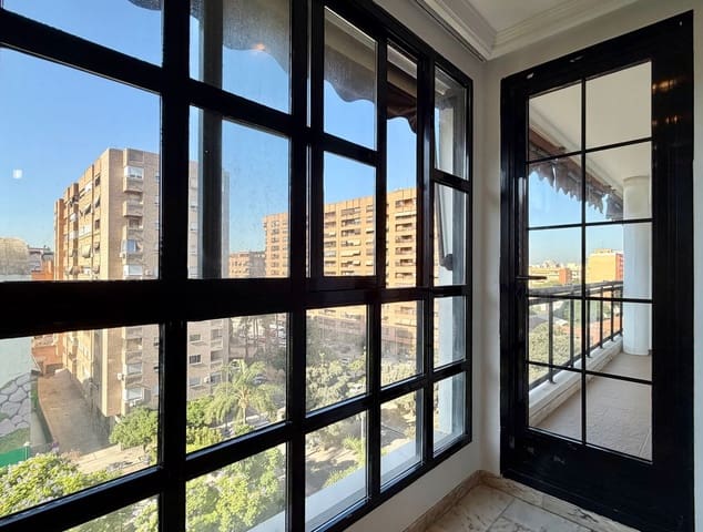 Apartamento de 4 habitaciones en L'Illa Perduda, València ciudad en alquiler con garaje - 1.700 € (Ref: 10063826)
