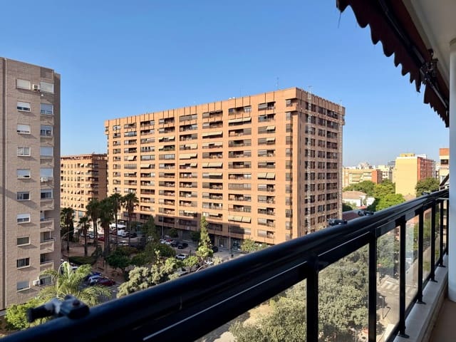 Apartamento de 4 habitaciones en L'Illa Perduda, València ciudad en alquiler con garaje - 1.700 € (Ref: 10063826)