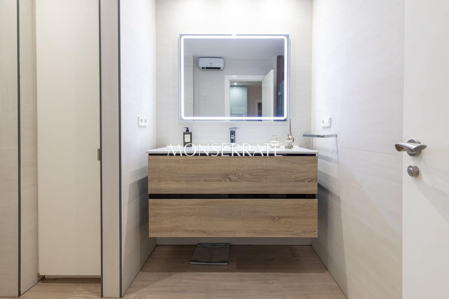 4 camera da letto Appartamento da affittare in Valencia citta con garage - 3.200 € (Rif: 10070369)