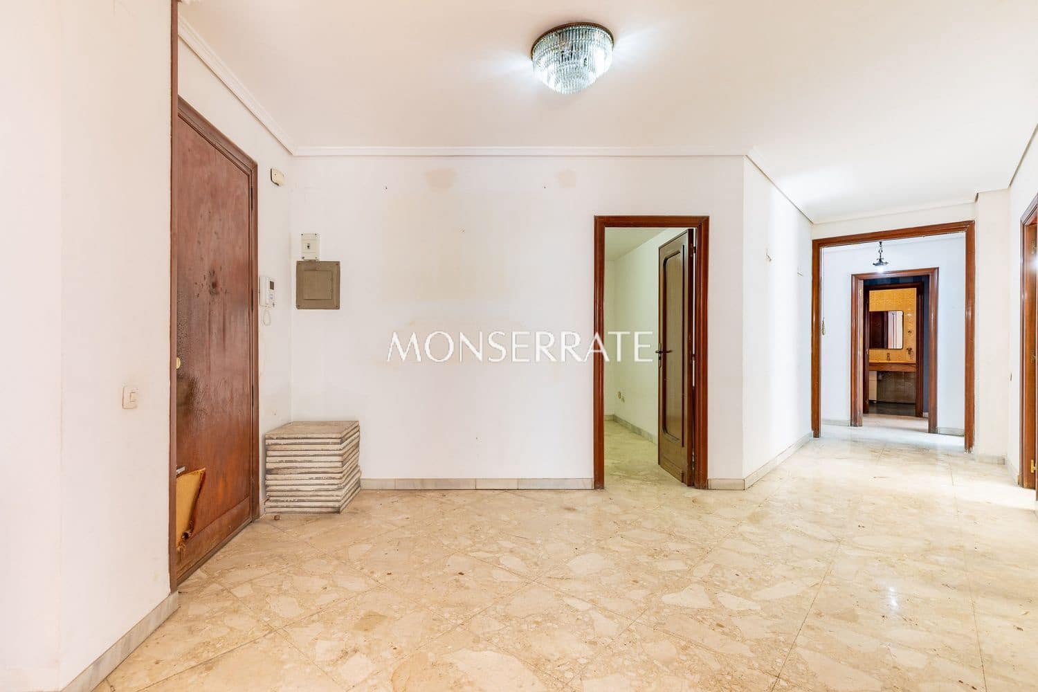 7 bedroom Apartment for sale in Valencia city with garage - € 1,250,000 (Ref: 10085533)
