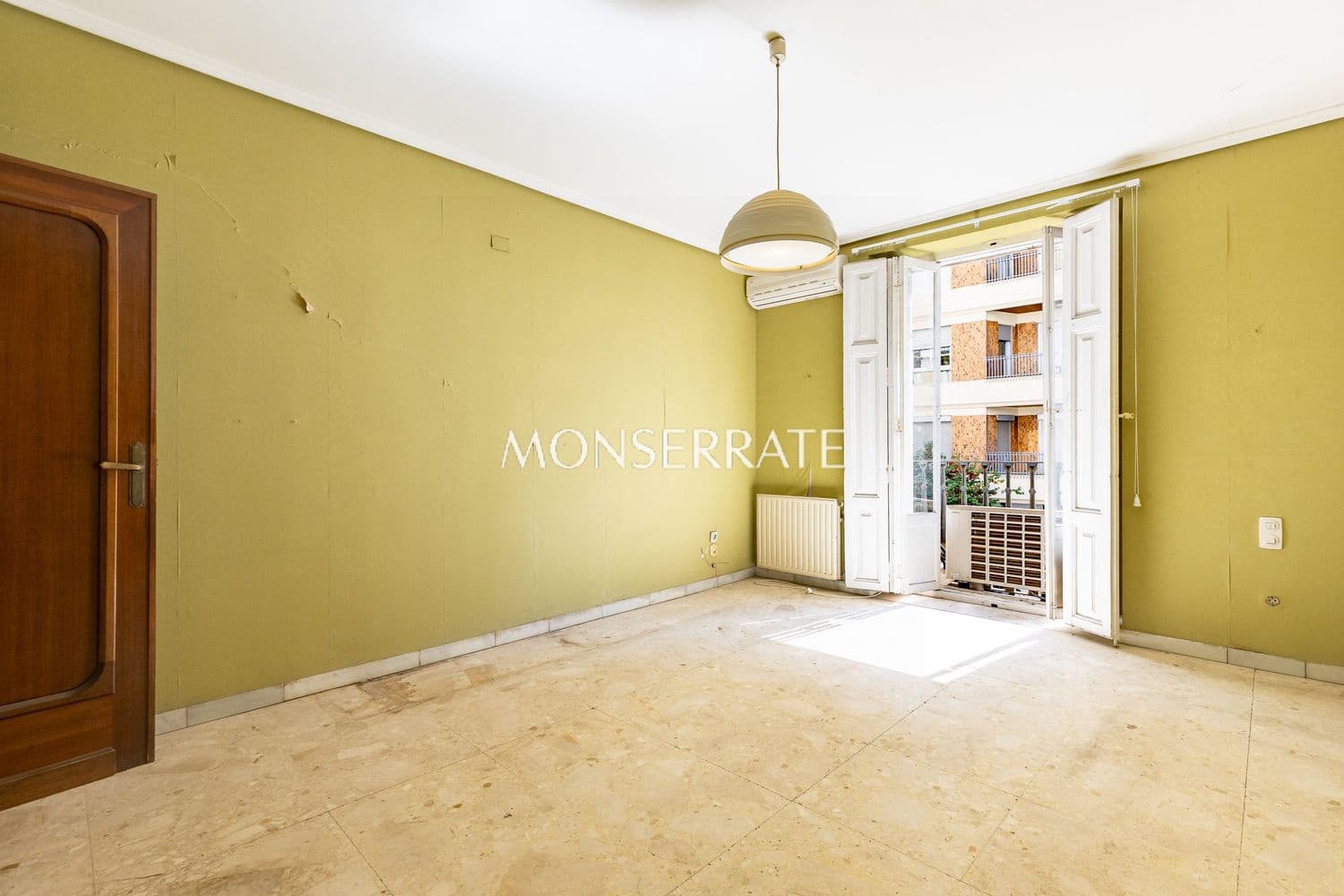 7 bedroom Apartment for sale in Valencia city with garage - € 1,250,000 (Ref: 10085533)