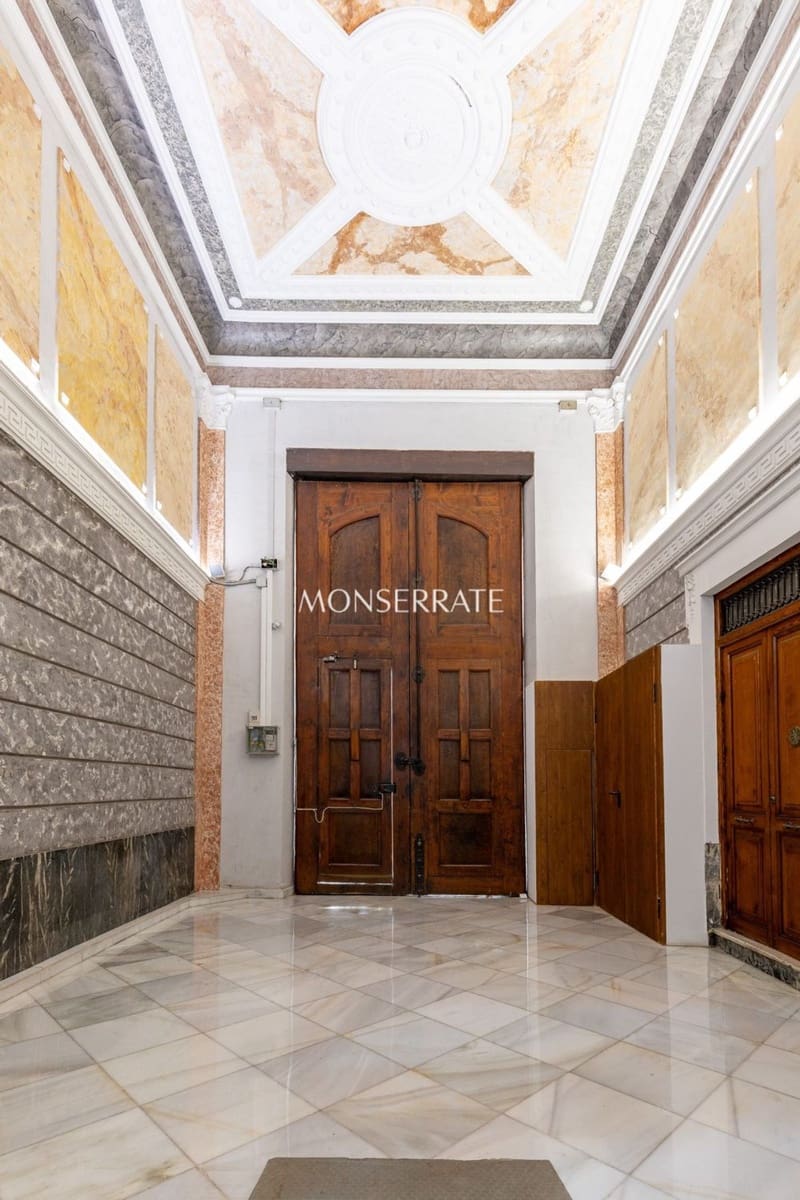 7 bedroom Apartment for sale in Valencia city with garage - € 1,250,000 (Ref: 10085533)