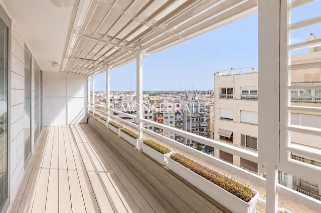 Apartamento de 4 habitaciones en Jaume Roig, València ciudad en venta con garaje - 1.200.000 € (Ref: 10088792)