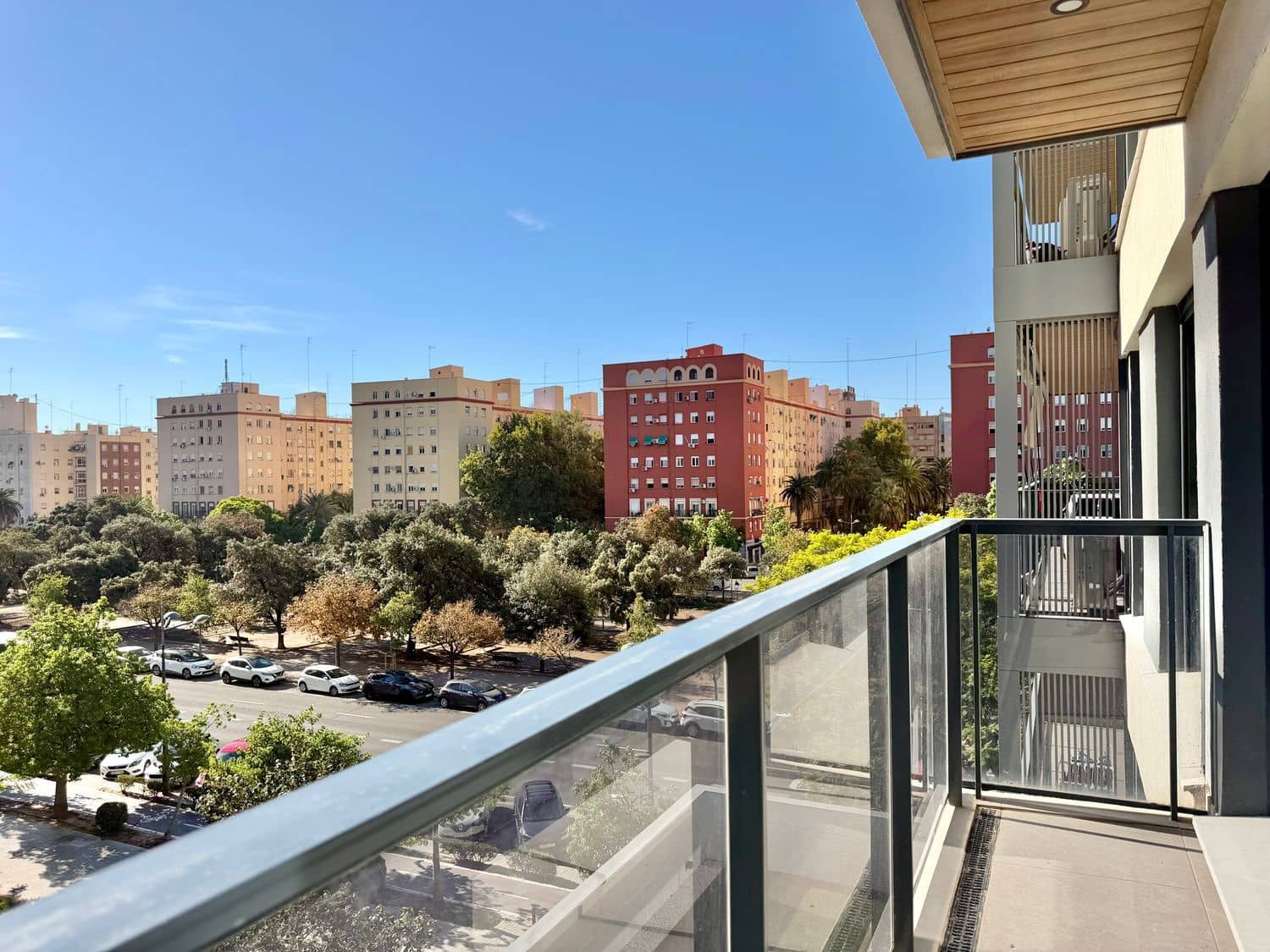 1 soveværelse Lejlighed til leje i Valencia by med swimmingpool garage - € 1.300 (Ref: 10097593)