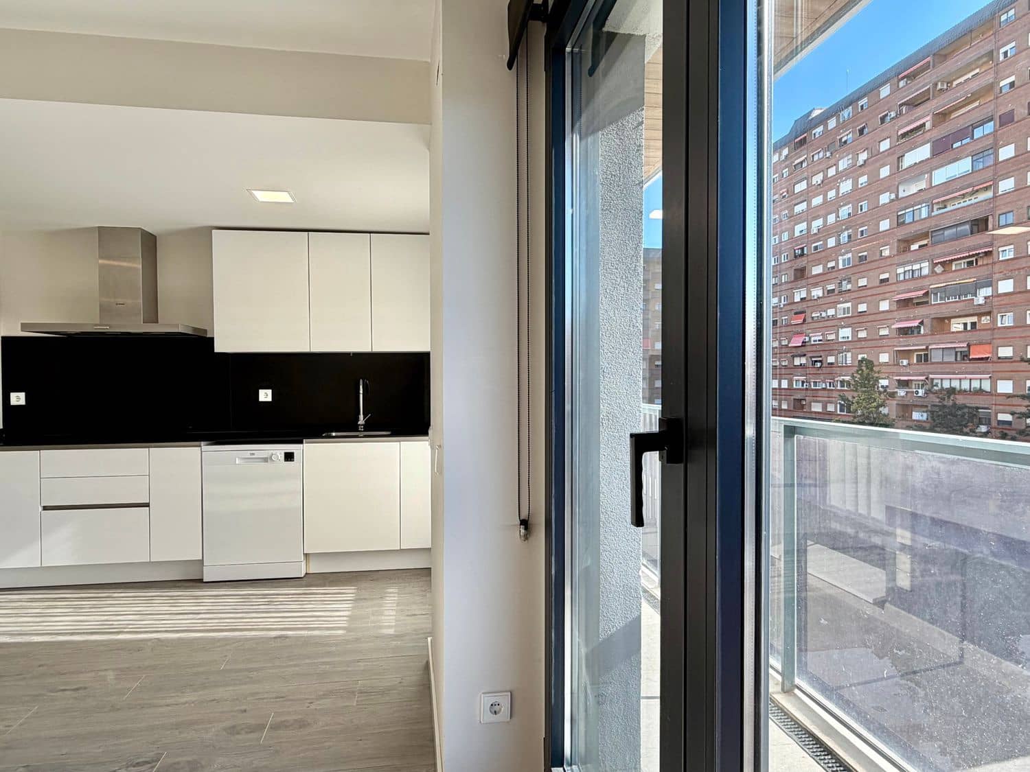 1 soveværelse Lejlighed til leje i Valencia by med swimmingpool garage - € 1.300 (Ref: 10097593)
