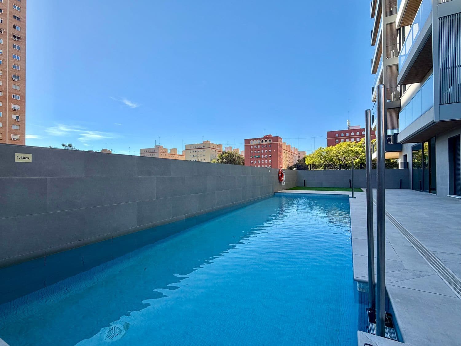 1 soveværelse Lejlighed til leje i Valencia by med swimmingpool garage - € 1.300 (Ref: 10097593)