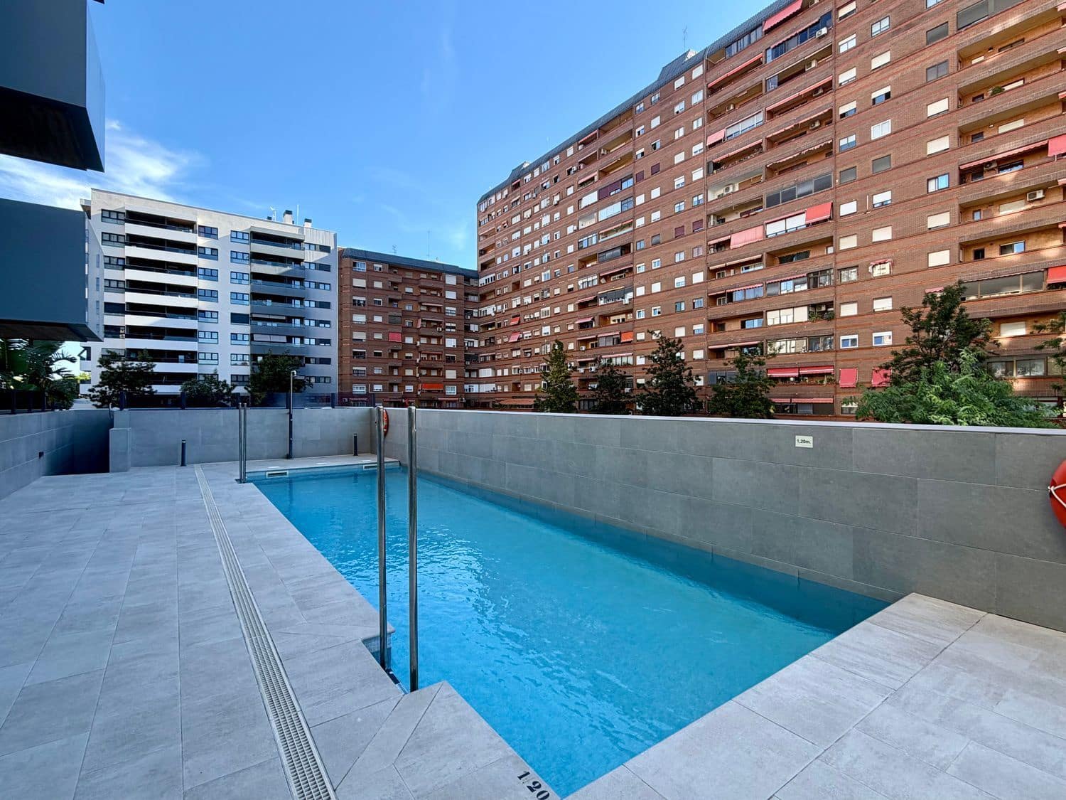 1 soveværelse Lejlighed til leje i Valencia by med swimmingpool garage - € 1.300 (Ref: 10097593)