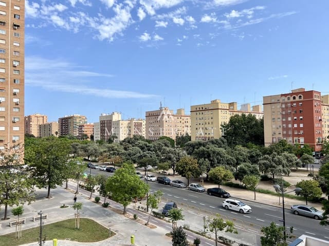 1 soveværelse Lejlighed til leje i Ciutat Jardi, Valencia by med swimmingpool garage - € 1.300 (Ref: 10097593)