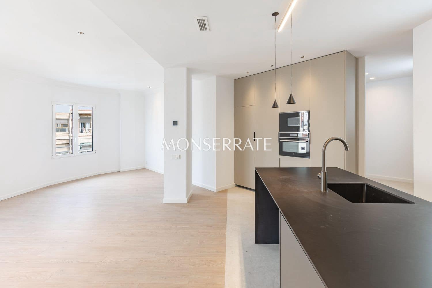 Apartamento de 3 habitaciones en València ciudad en venta con garaje - 765.000 € (Ref: 10106586)