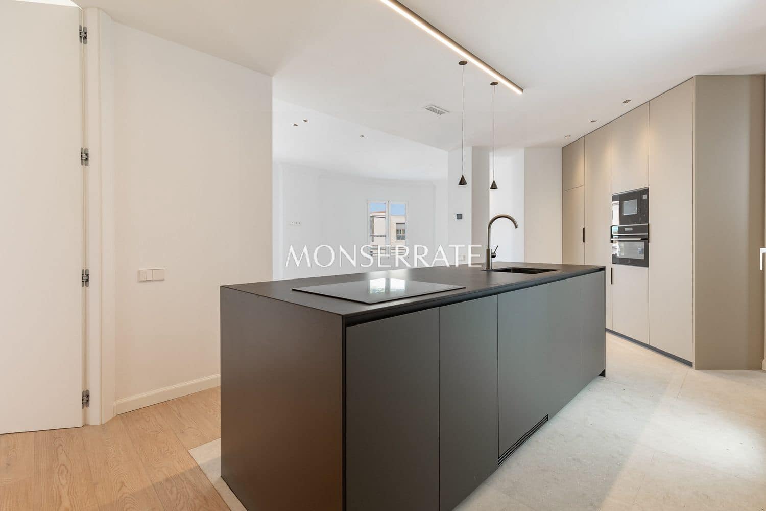 Apartamento de 3 habitaciones en València ciudad en venta con garaje - 765.000 € (Ref: 10106586)