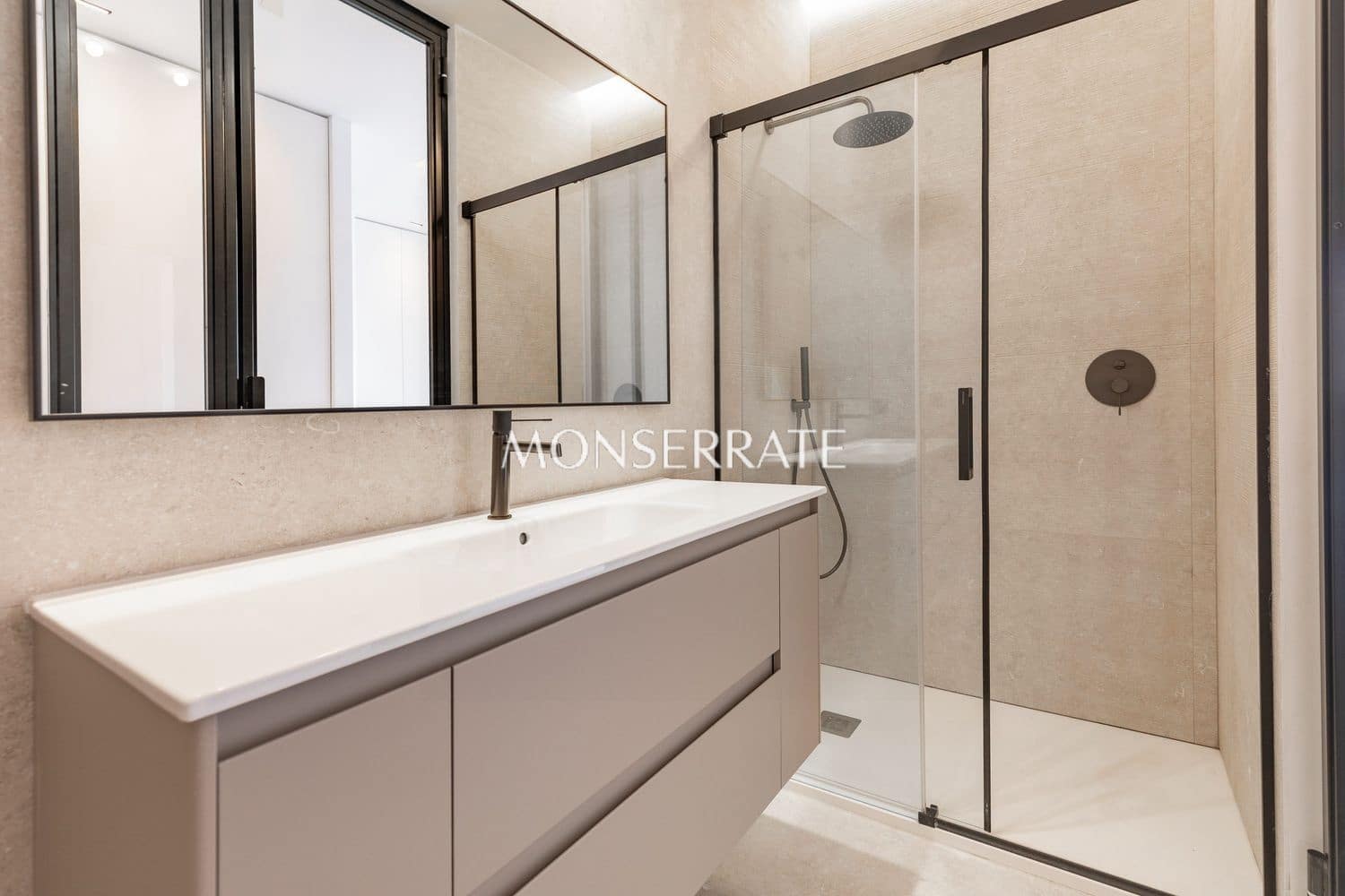 Apartamento de 3 habitaciones en València ciudad en venta con garaje - 765.000 € (Ref: 10106586)