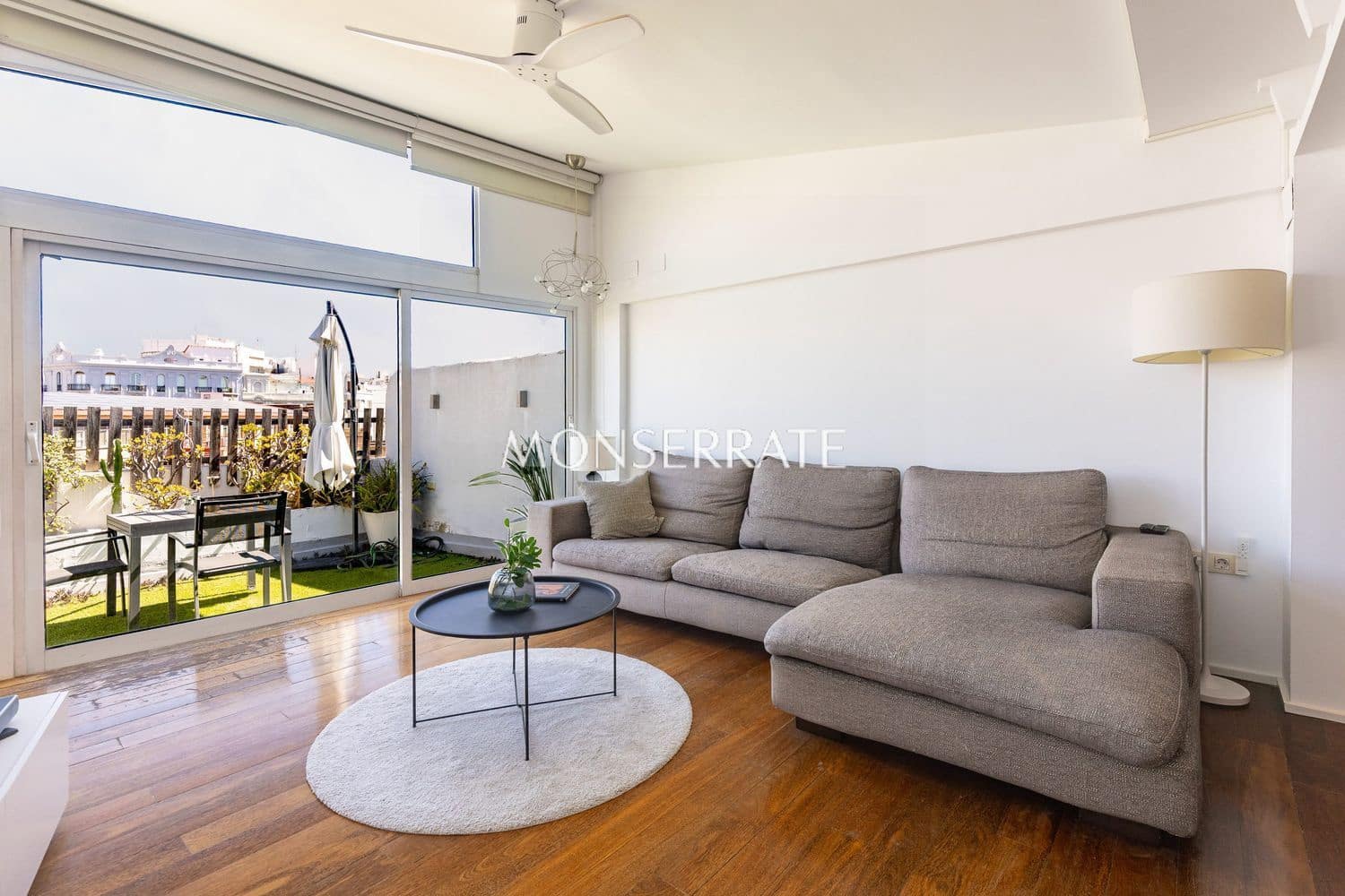 1 bedroom Apartment for sale in Valencia city with garage - € 568,000 (Ref: 10114627)