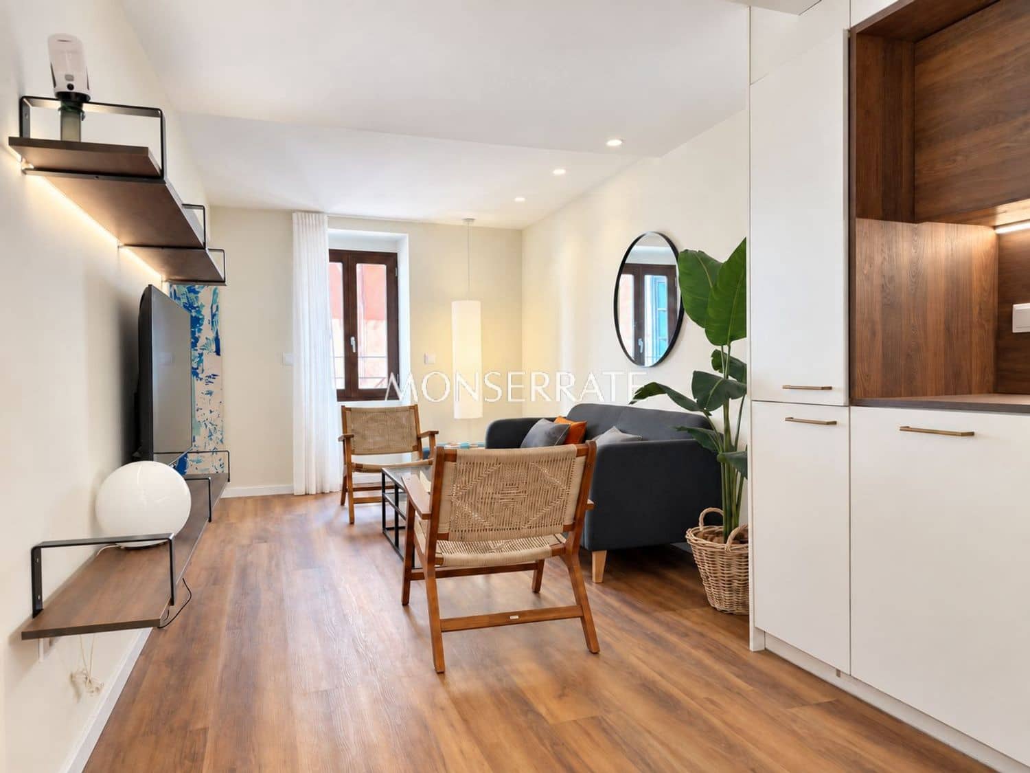 3 bedroom Apartment for rent in Valencia city with garage - € 2,800 (Ref: 10127602)