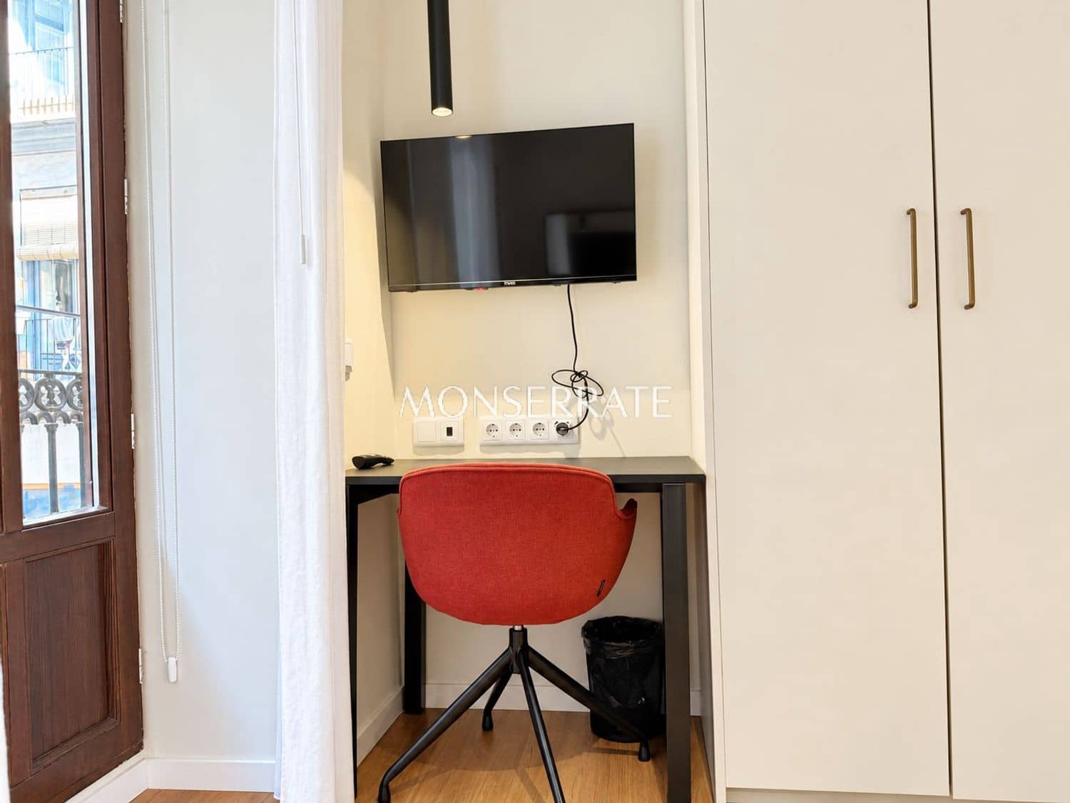 3 bedroom Apartment for rent in Valencia city with garage - € 2,800 (Ref: 10127602)