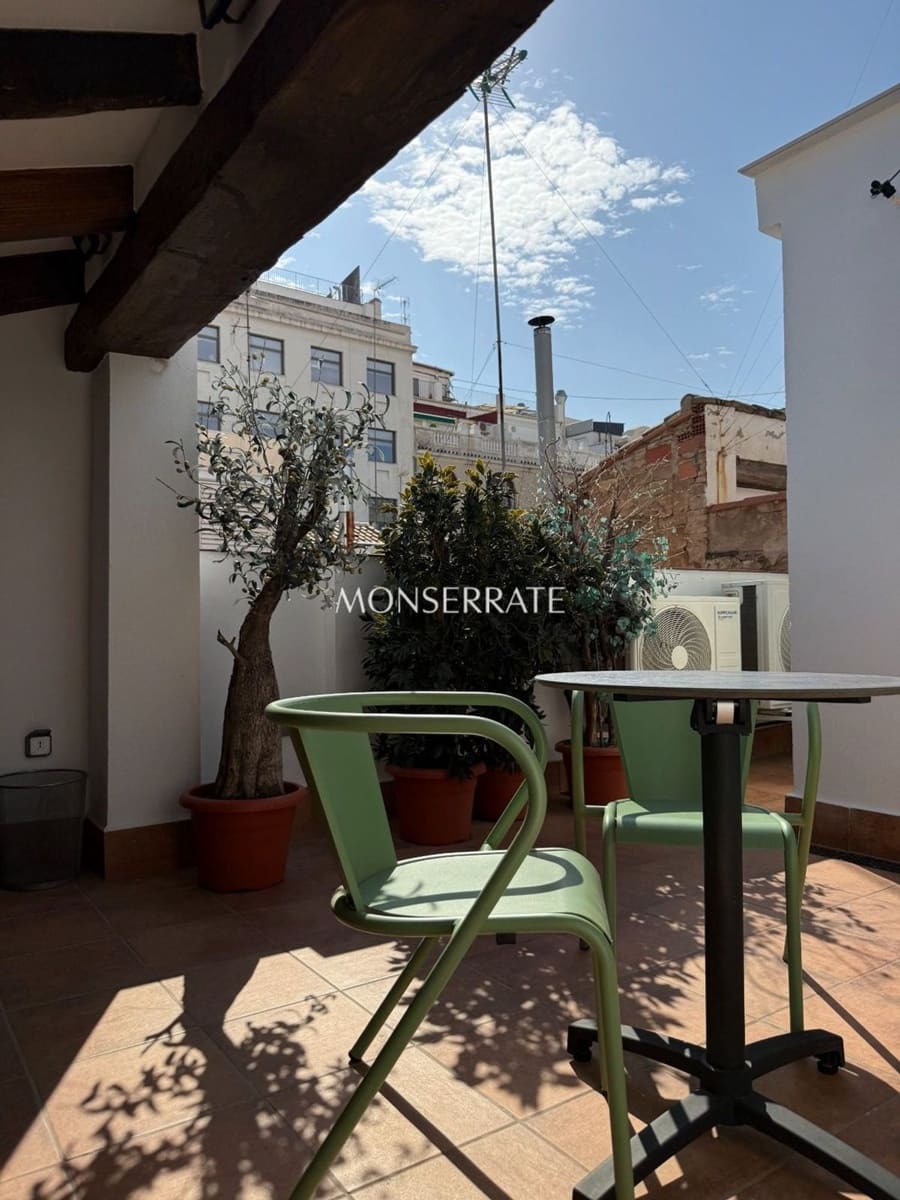 3 bedroom Apartment for rent in Valencia city with garage - € 2,800 (Ref: 10127602)
