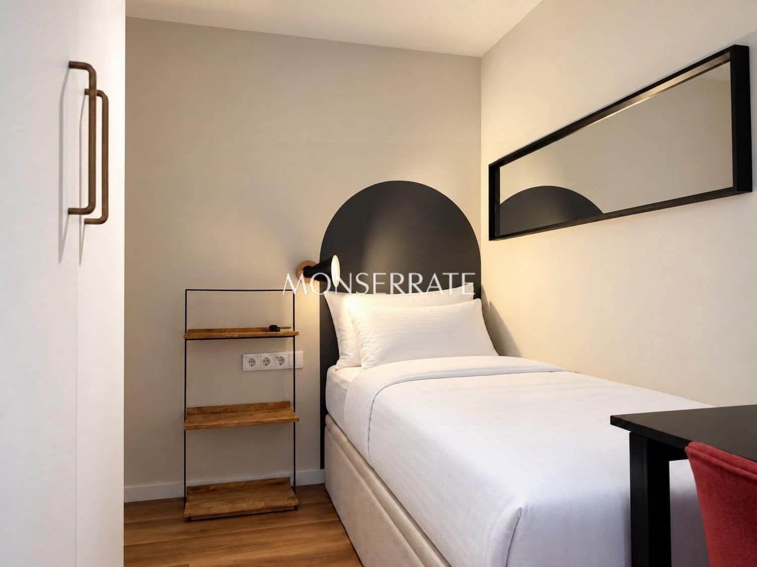 3 bedroom Apartment for rent in Valencia city with garage - € 2,800 (Ref: 10127602)