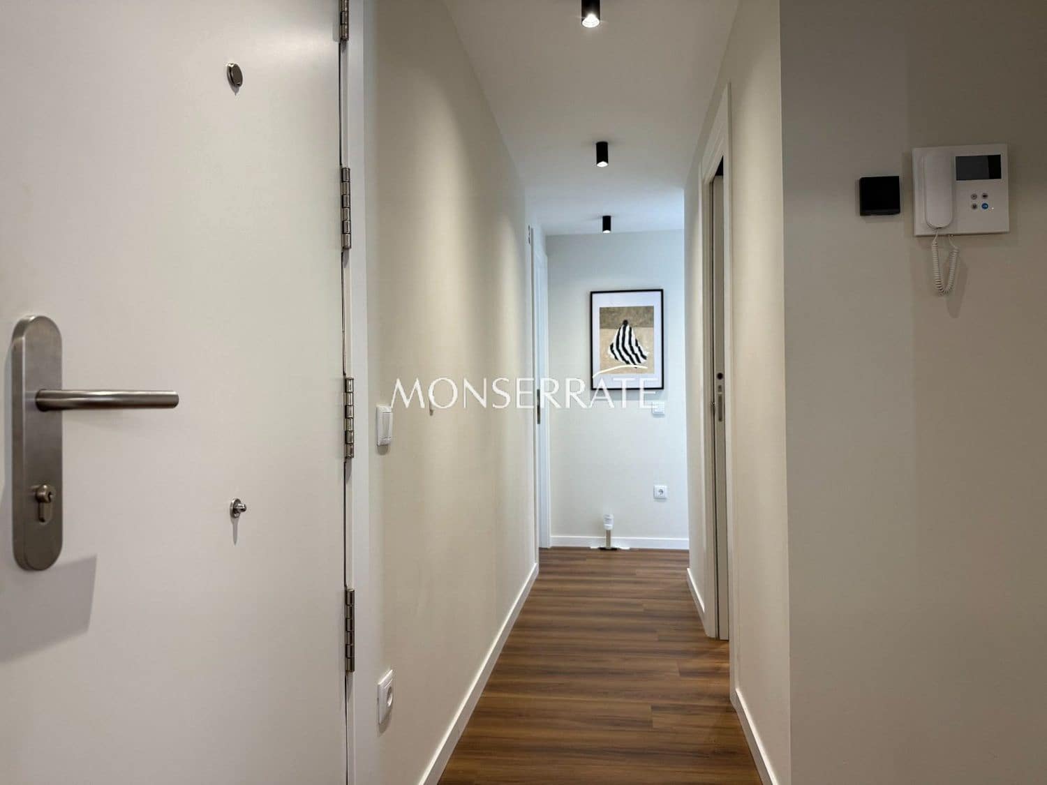 3 bedroom Apartment for rent in Valencia city with garage - € 2,650 (Ref: 10127603)