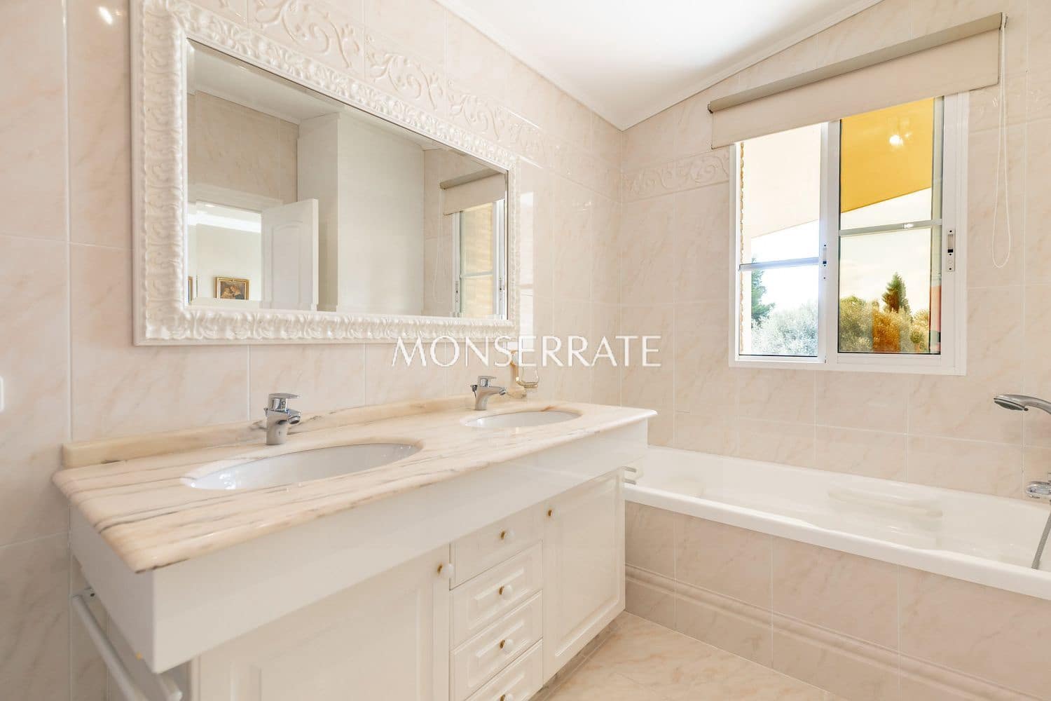 4 slaapkamer Villa te koop in Pucol met zwembad garage - € 1.400.000 (Ref: 10174390)