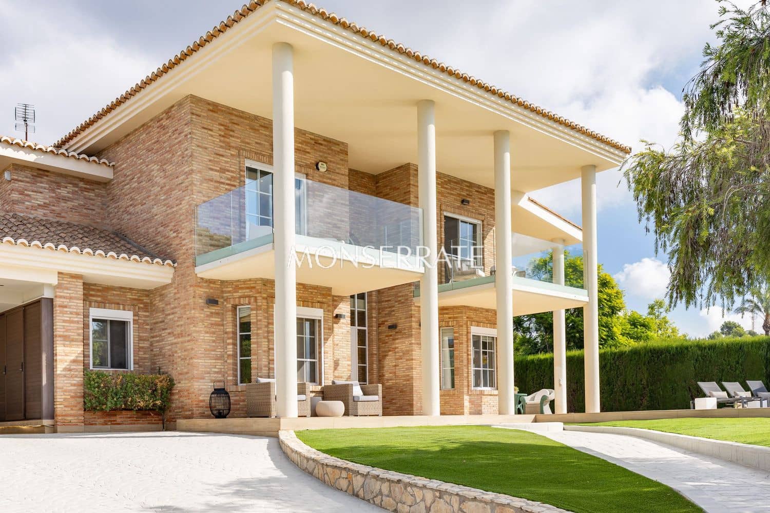 4 slaapkamer Villa te koop in Pucol met zwembad garage - € 1.400.000 (Ref: 10174390)