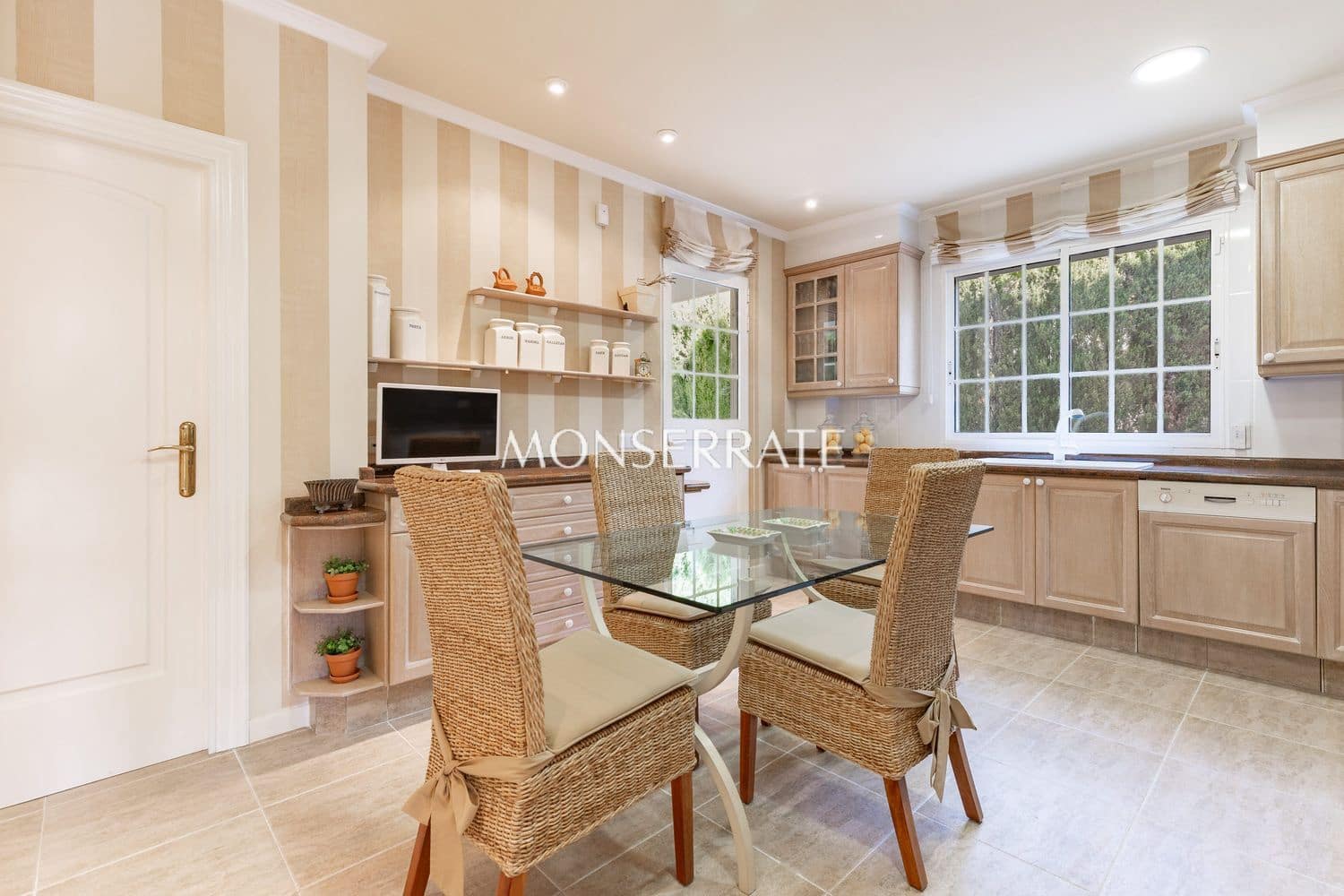 4 slaapkamer Villa te koop in Pucol met zwembad garage - € 1.400.000 (Ref: 10174390)