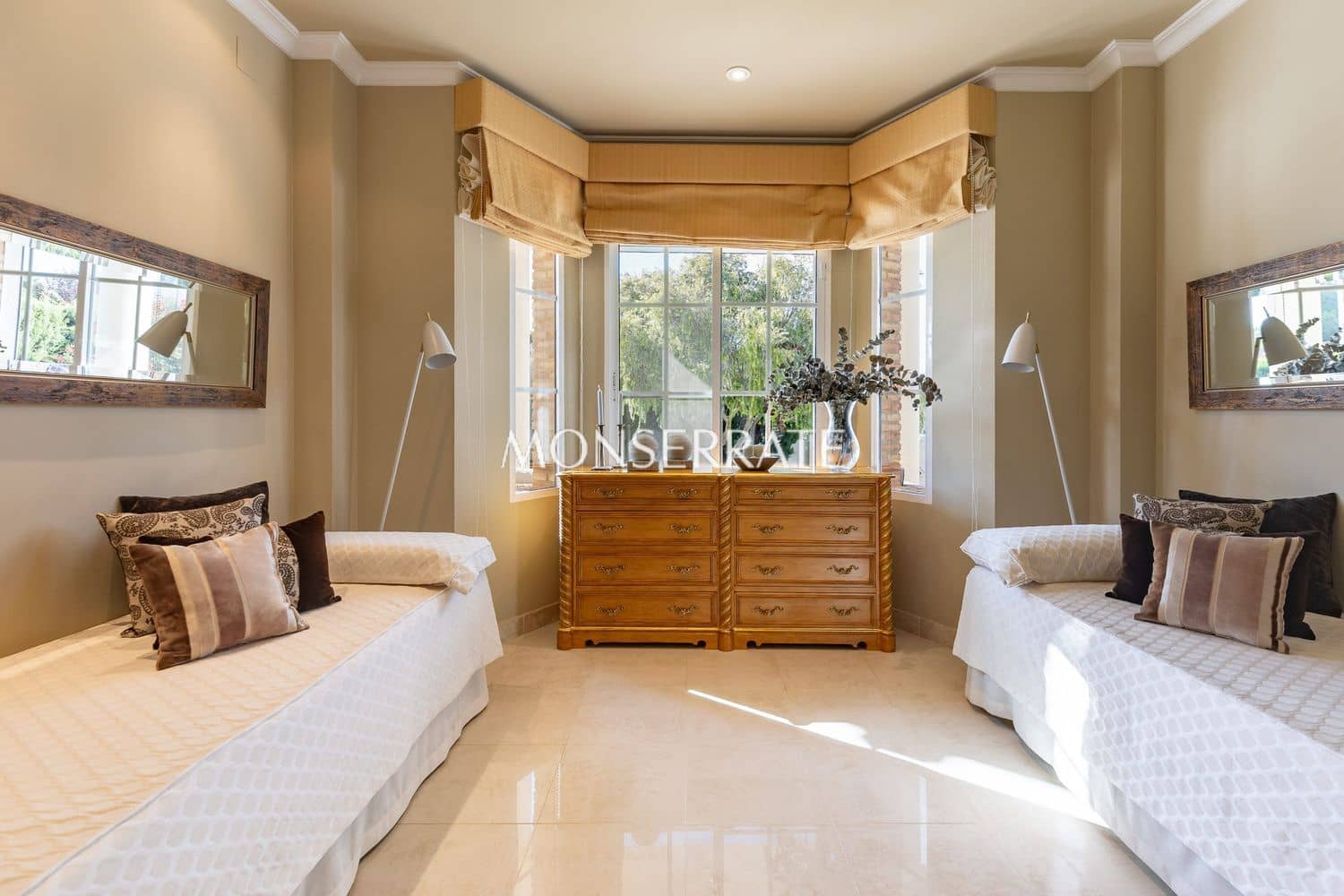 4 slaapkamer Villa te koop in Pucol met zwembad garage - € 1.400.000 (Ref: 10174390)