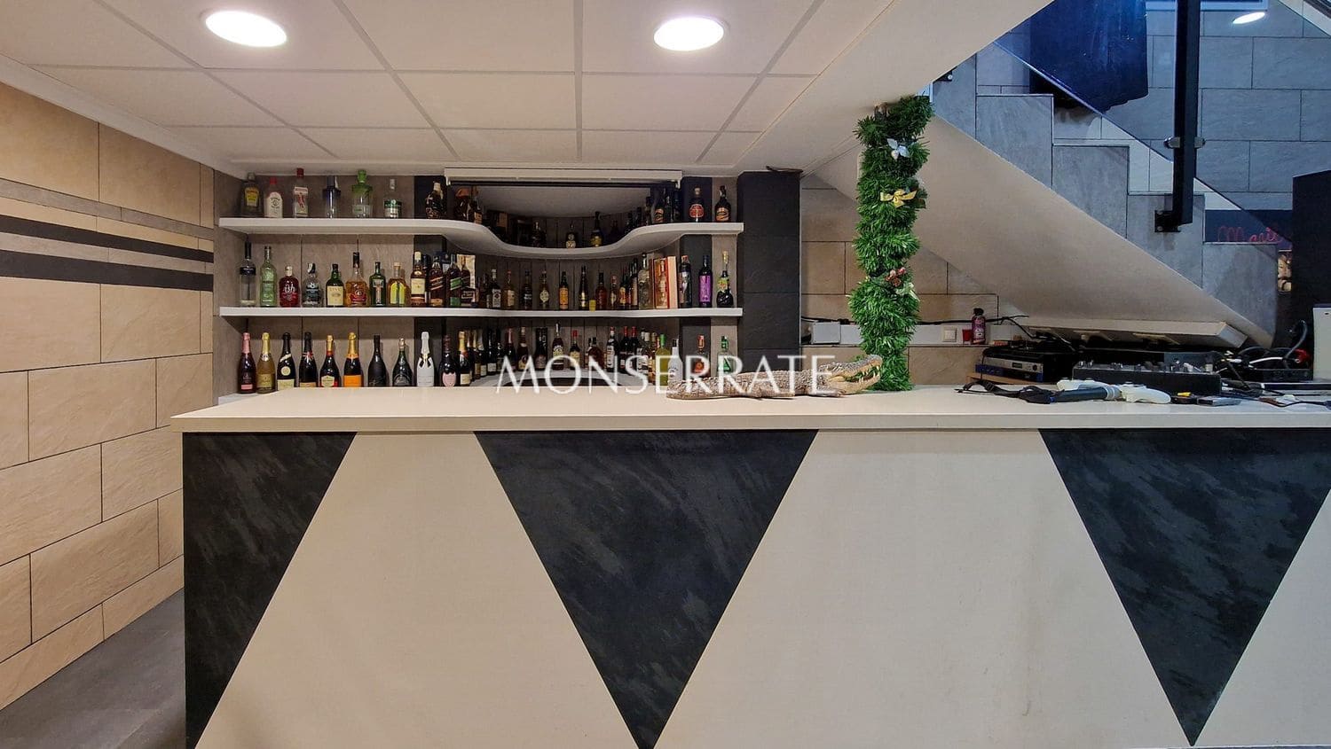 4 chambre Villa/Maison à vendre à Chiva avec piscine garage - 1 200 000 € (Ref: 4284434)