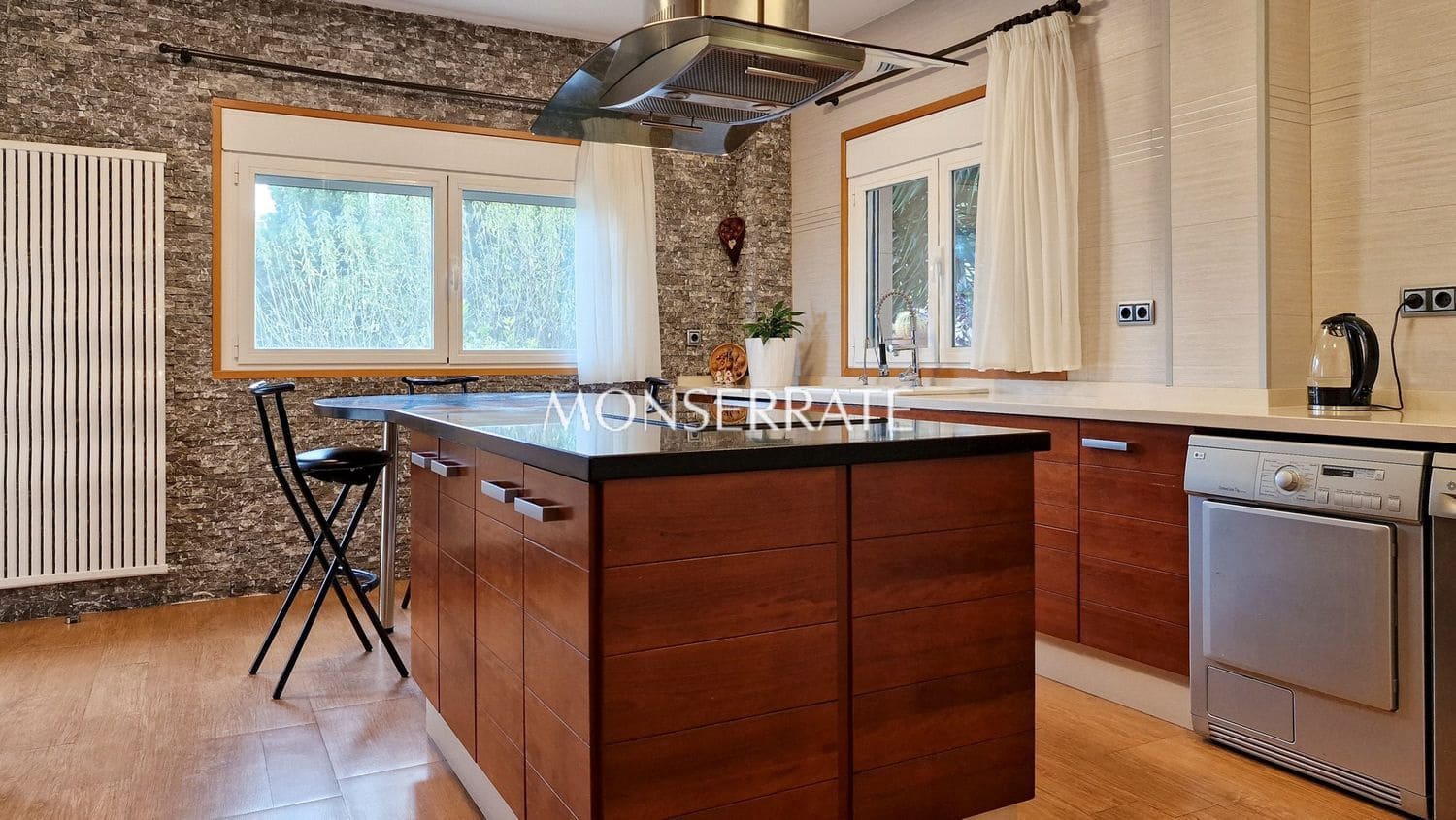 4 chambre Villa/Maison à vendre à Chiva avec piscine garage - 1 200 000 € (Ref: 4284434)