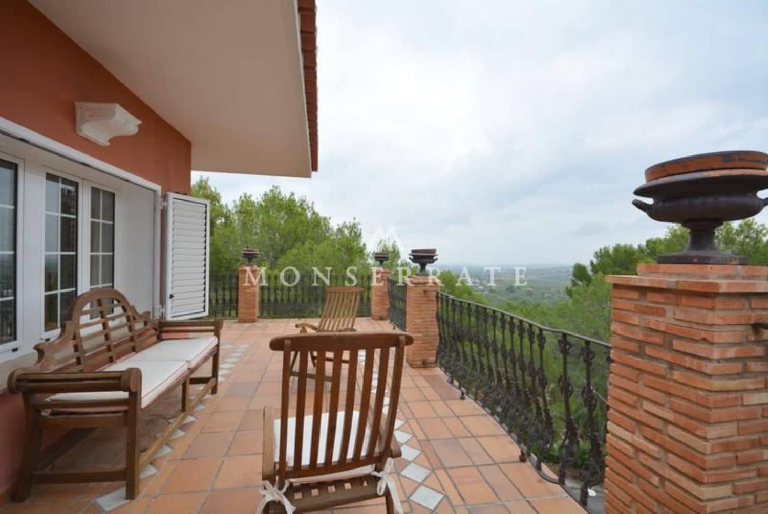 6 soveværelse Villa til salg i Chiva med garage - € 890.000 (Ref: 4292749)