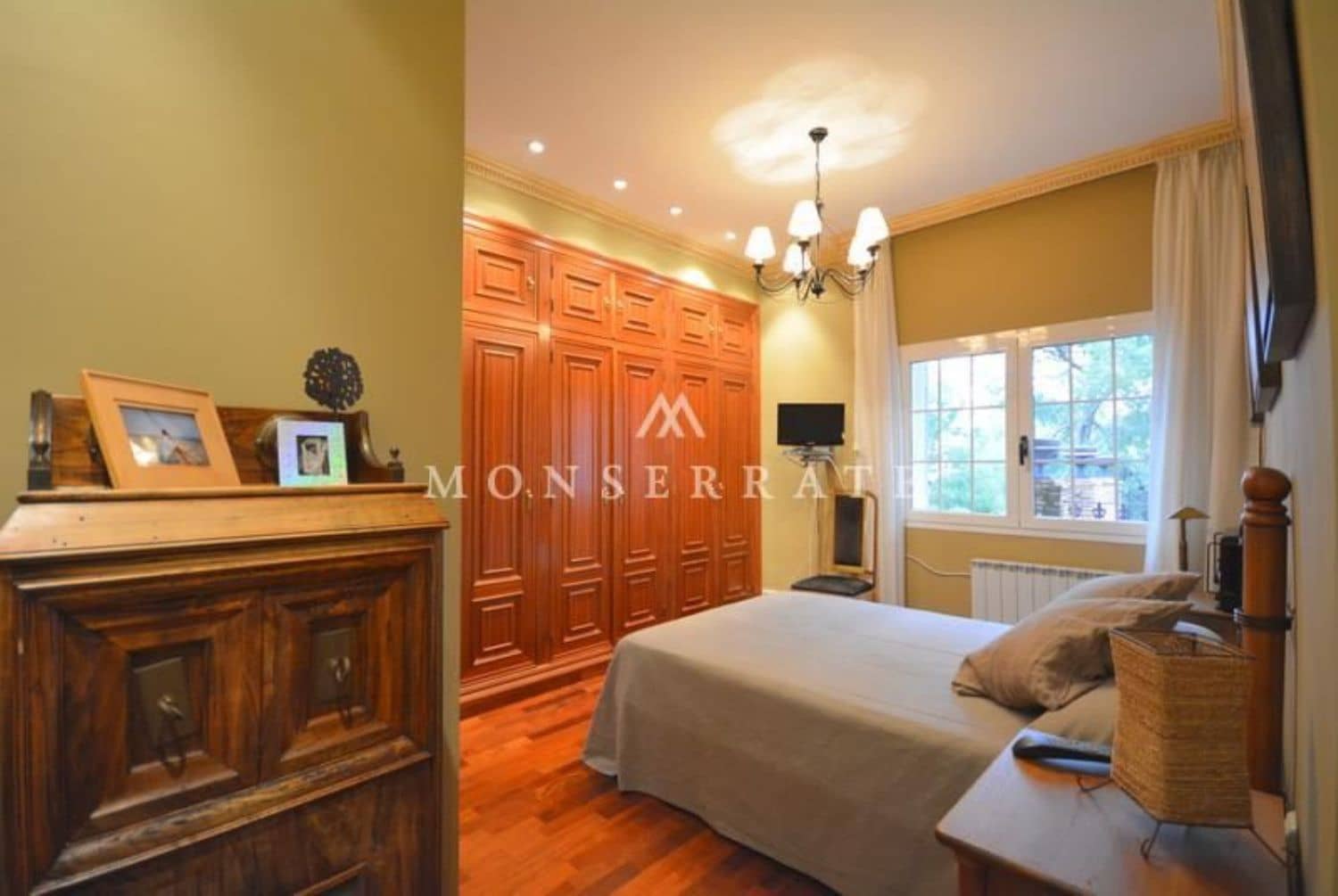 6 soveværelse Villa til salg i Chiva med garage - € 890.000 (Ref: 4292749)