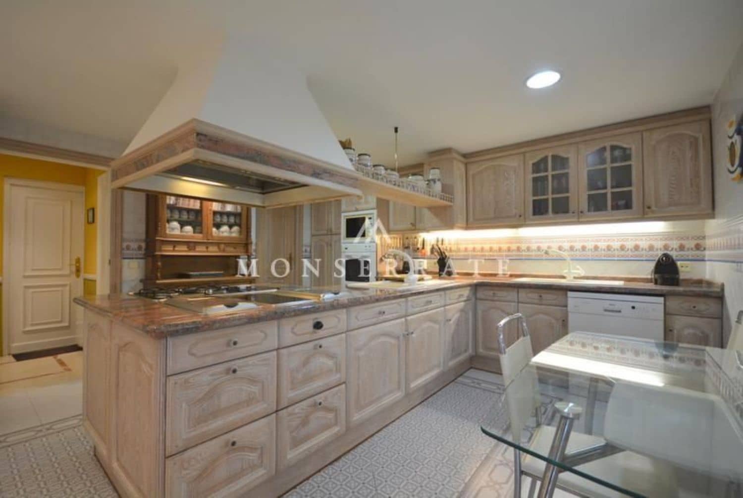 6 soveværelse Villa til salg i Chiva med garage - € 890.000 (Ref: 4292749)