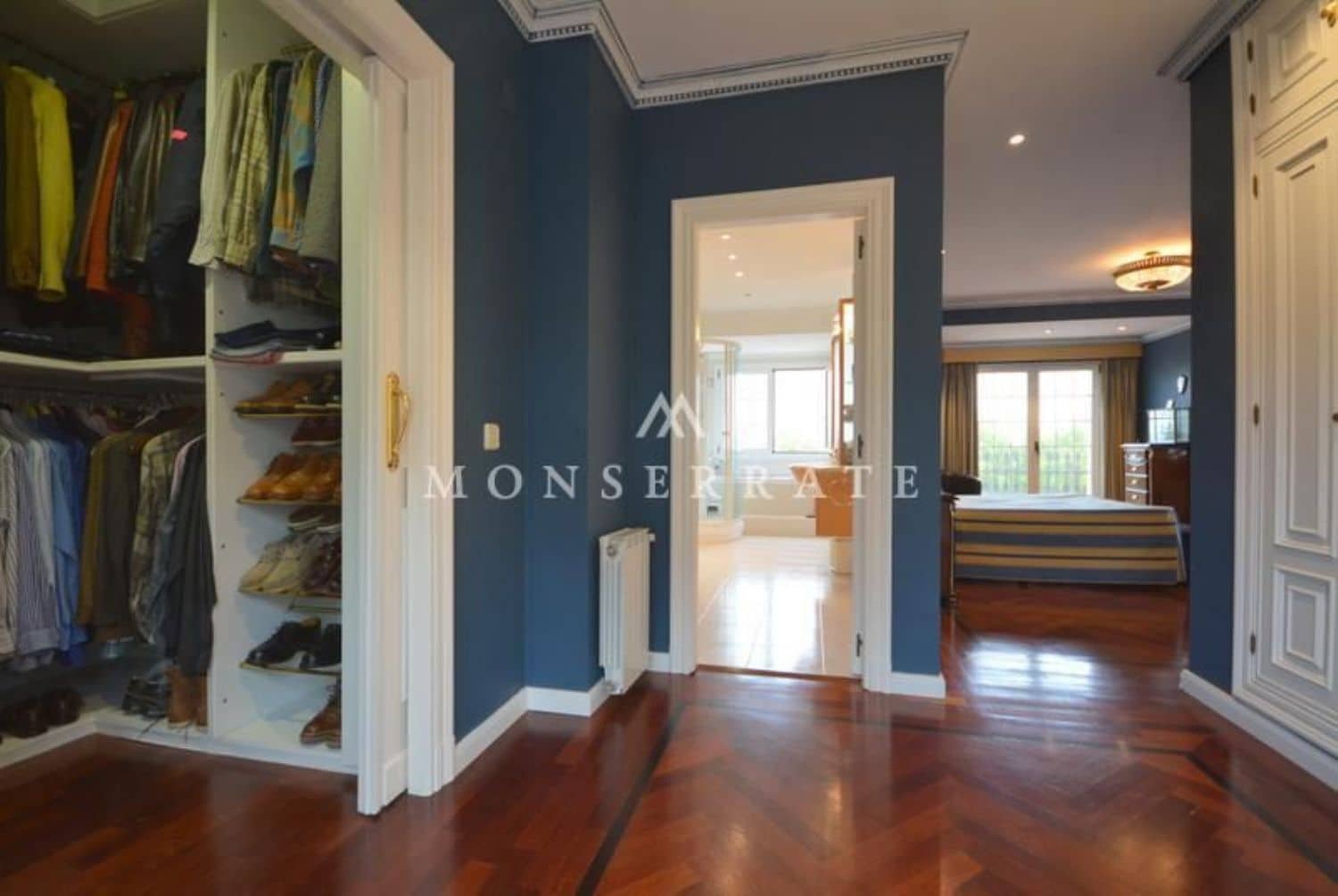 6 soveværelse Villa til salg i Chiva med garage - € 890.000 (Ref: 4292749)