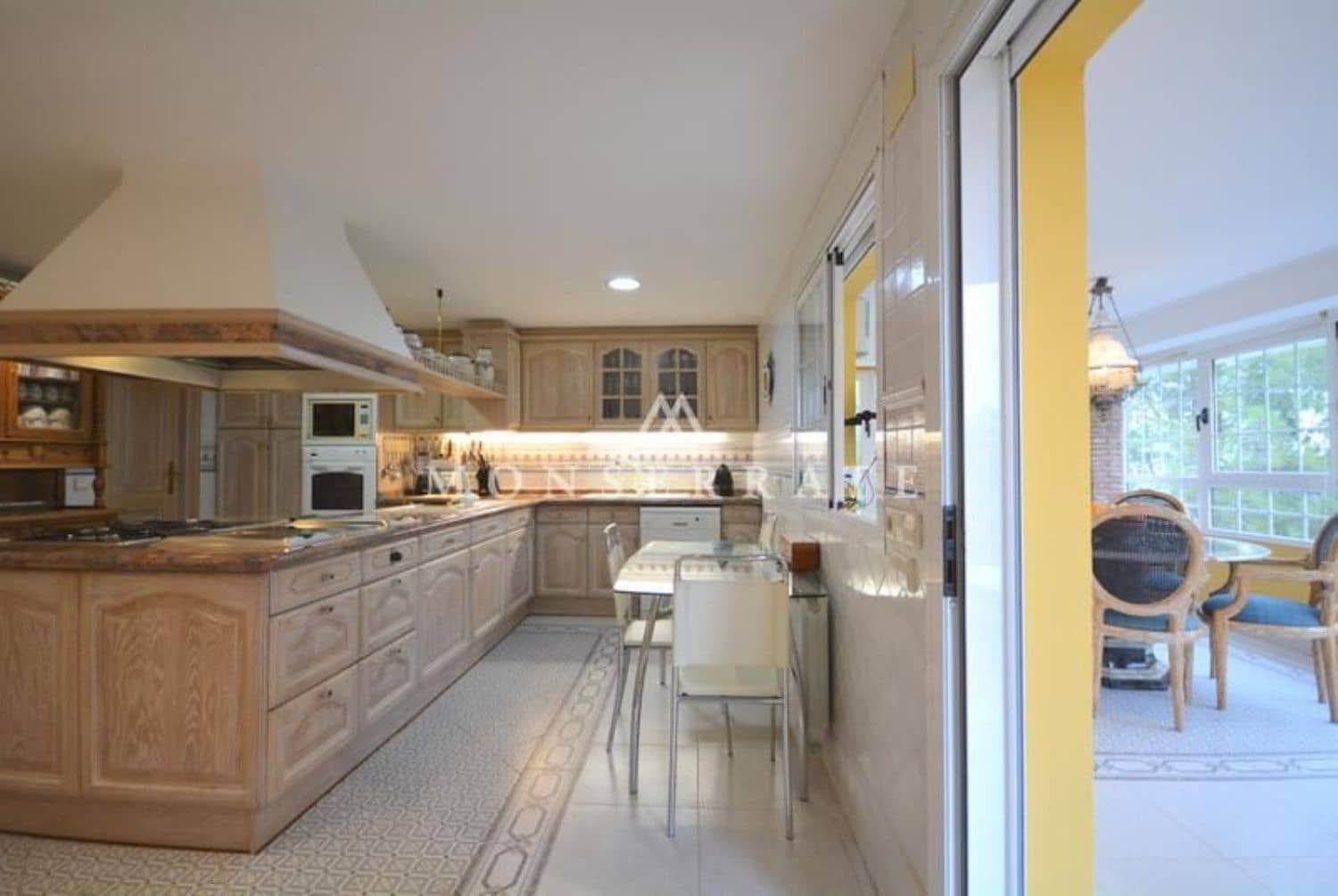 6 soveværelse Villa til salg i Chiva med garage - € 890.000 (Ref: 4292749)