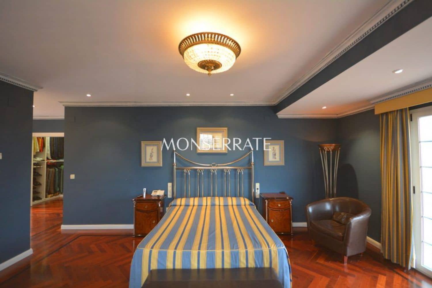 6 bedroom Villa for sale in Chiva with garage - € 890,000 (Ref: 4292749)