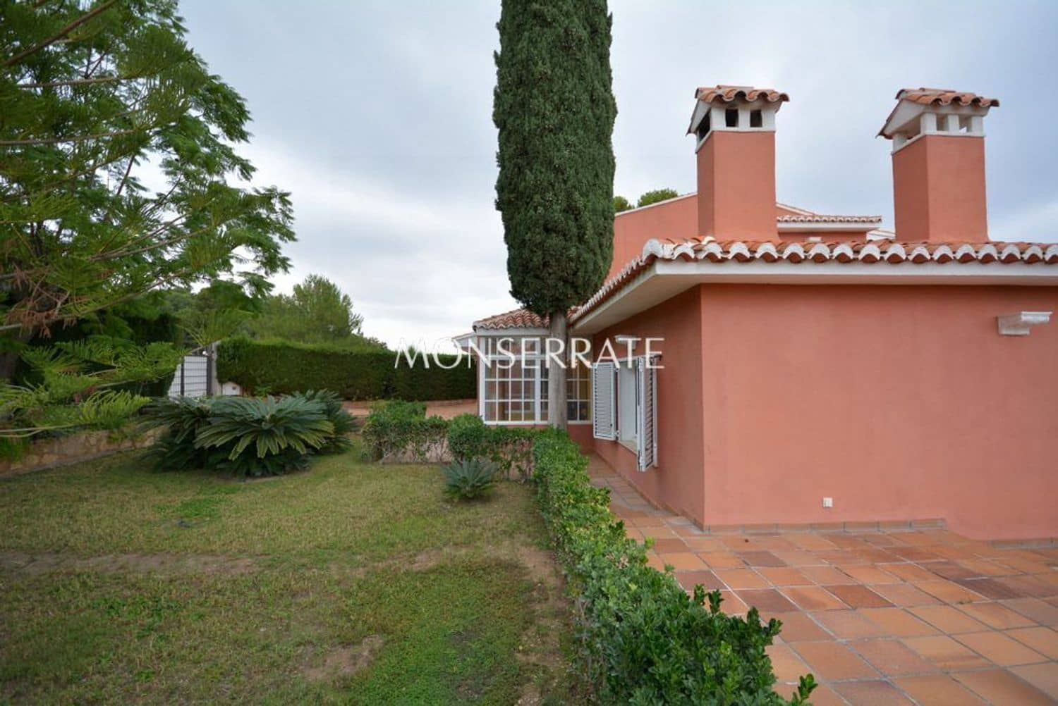6 bedroom Villa for sale in Chiva with garage - € 890,000 (Ref: 4292749)