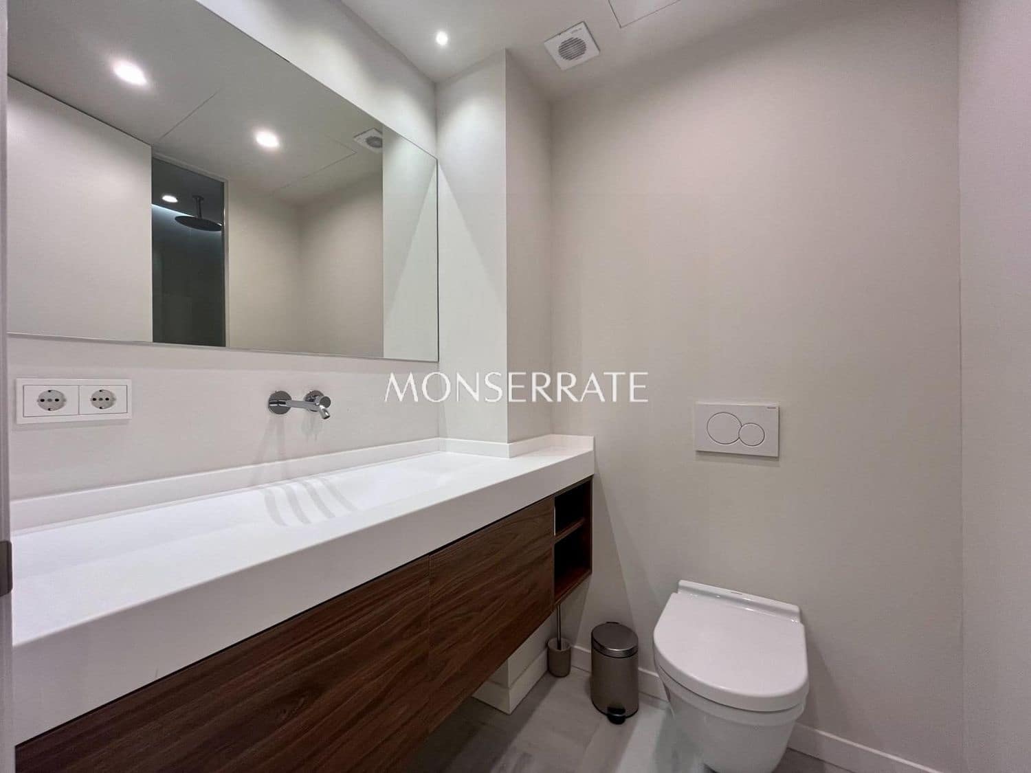 2 bedroom Apartment for rent in Valencia city with garage - € 1,900 (Ref: 6018947)