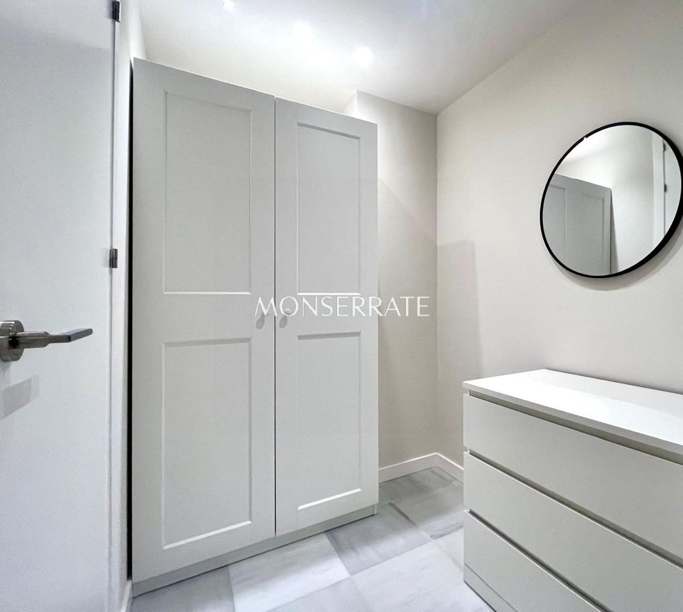 2 bedroom Apartment for rent in Valencia city with garage - € 1,900 (Ref: 6018947)