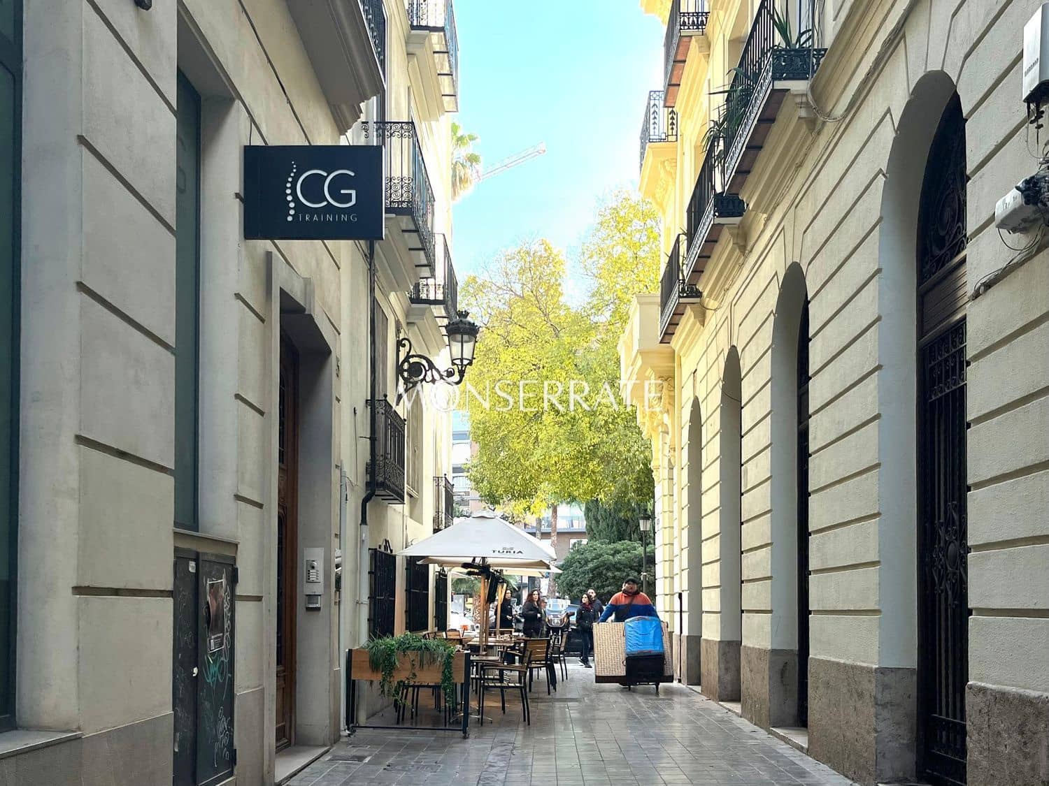 2 bedroom Apartment for rent in Valencia city with garage - € 1,900 (Ref: 6018947)