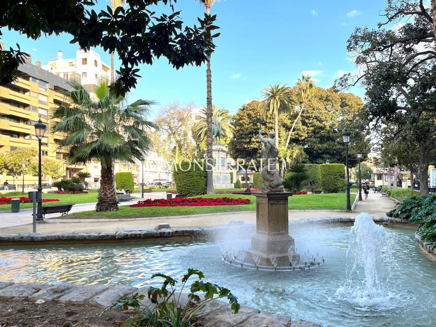 2 bedroom Apartment for rent in Valencia city with garage - € 1,900 (Ref: 6018947)