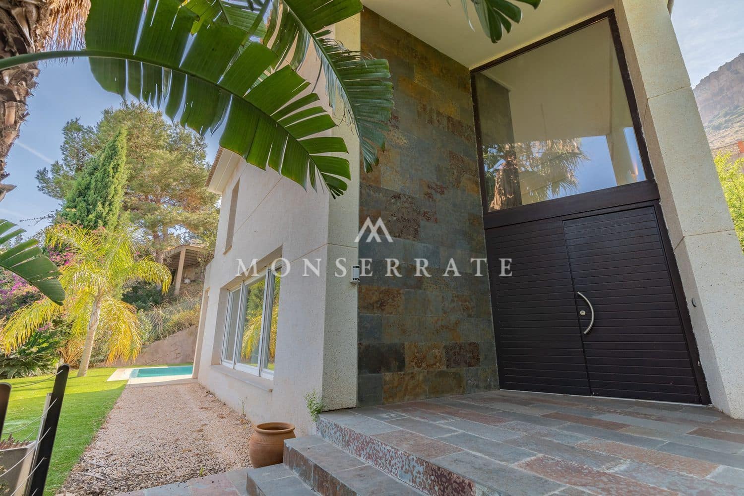 4 soveværelse Villa til salg i Gilet med swimmingpool garage - € 795.000 (Ref: 7554613)