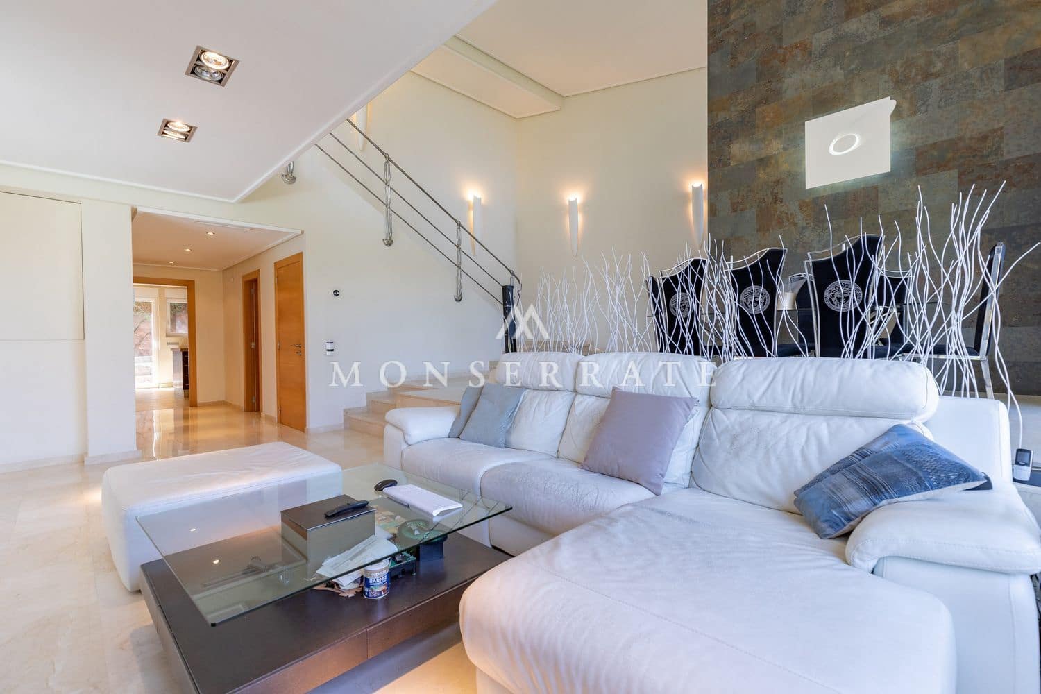 4 soveværelse Villa til salg i Gilet med swimmingpool garage - € 795.000 (Ref: 7554613)