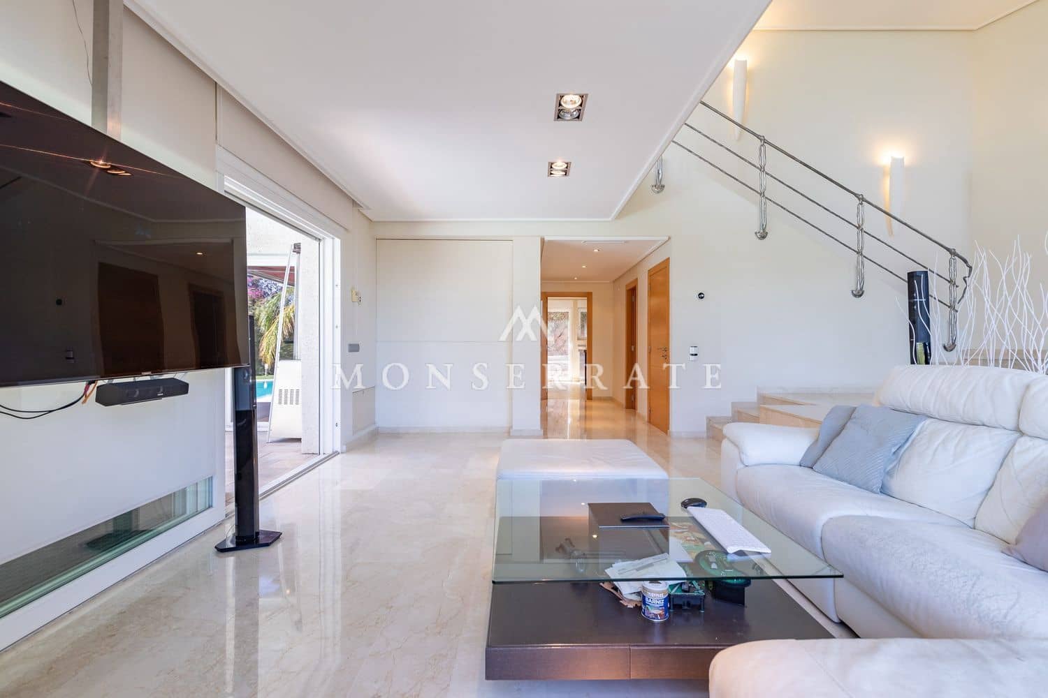 4 soveværelse Villa til salg i Gilet med swimmingpool garage - € 795.000 (Ref: 7554613)