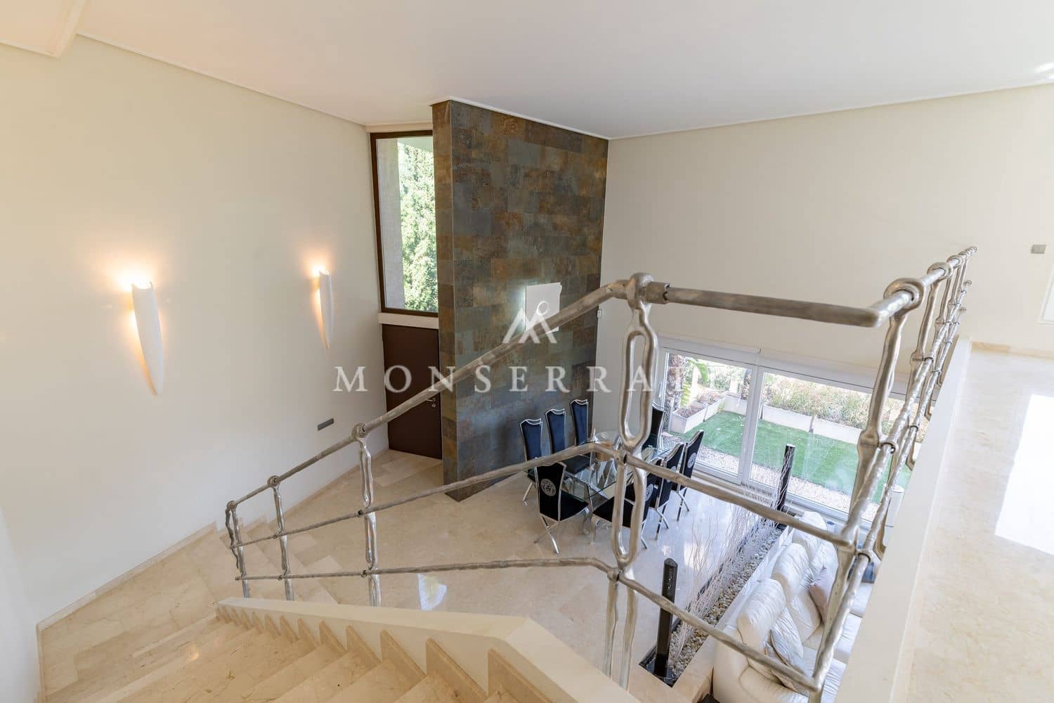 4 soveværelse Villa til salg i Gilet med swimmingpool garage - € 795.000 (Ref: 7554613)