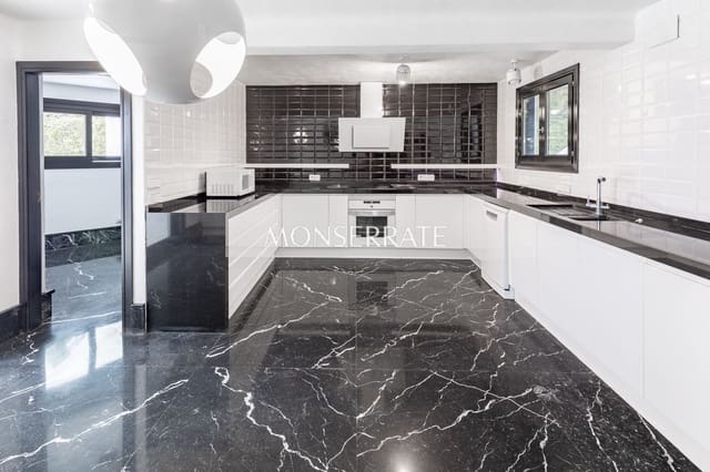 7 makuuhuone Huvila myytävänä paikassa Godella mukana 
autotalli - 1 870 000 € (Ref: 8420774)