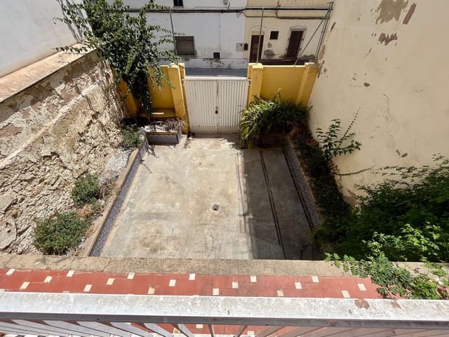 6 bedroom Townhouse for sale in Rocafort with garage - € 550,000 (Ref: 8438389)