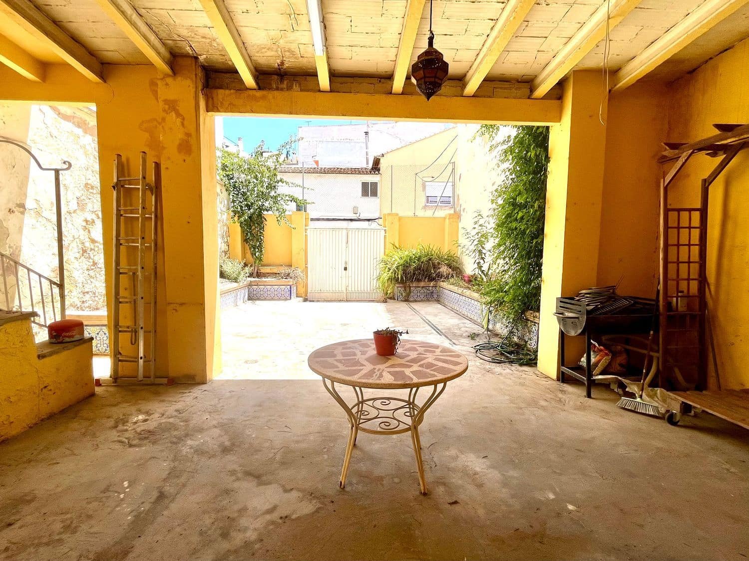 6 soveværelse Byhus til salg i Rocafort med garage - € 550.000 (Ref: 8438389)