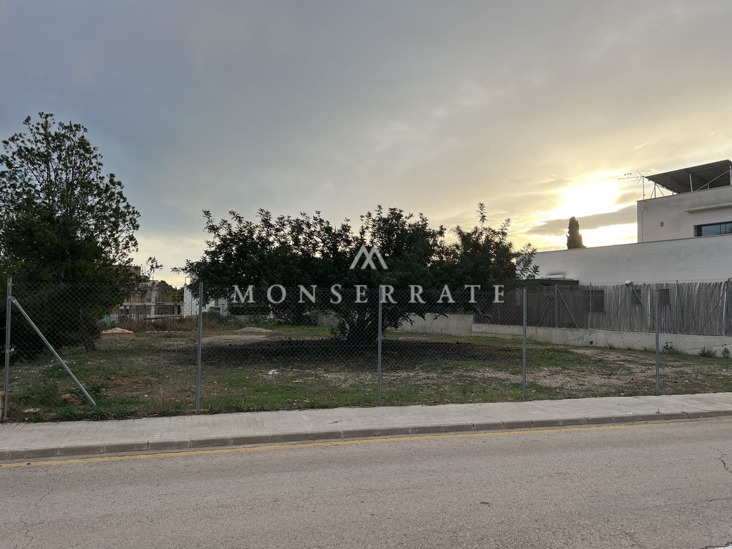 Grunde uden byggetilladelser til salg i Godella - € 360.000 (Ref: 8769830)