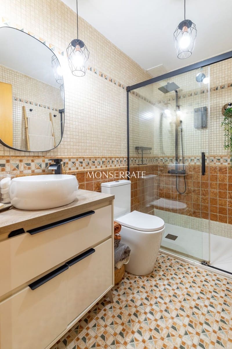 4 soveværelse Byhus til salg i Valencia by med swimmingpool garage - € 749.000 (Ref: 8851150)