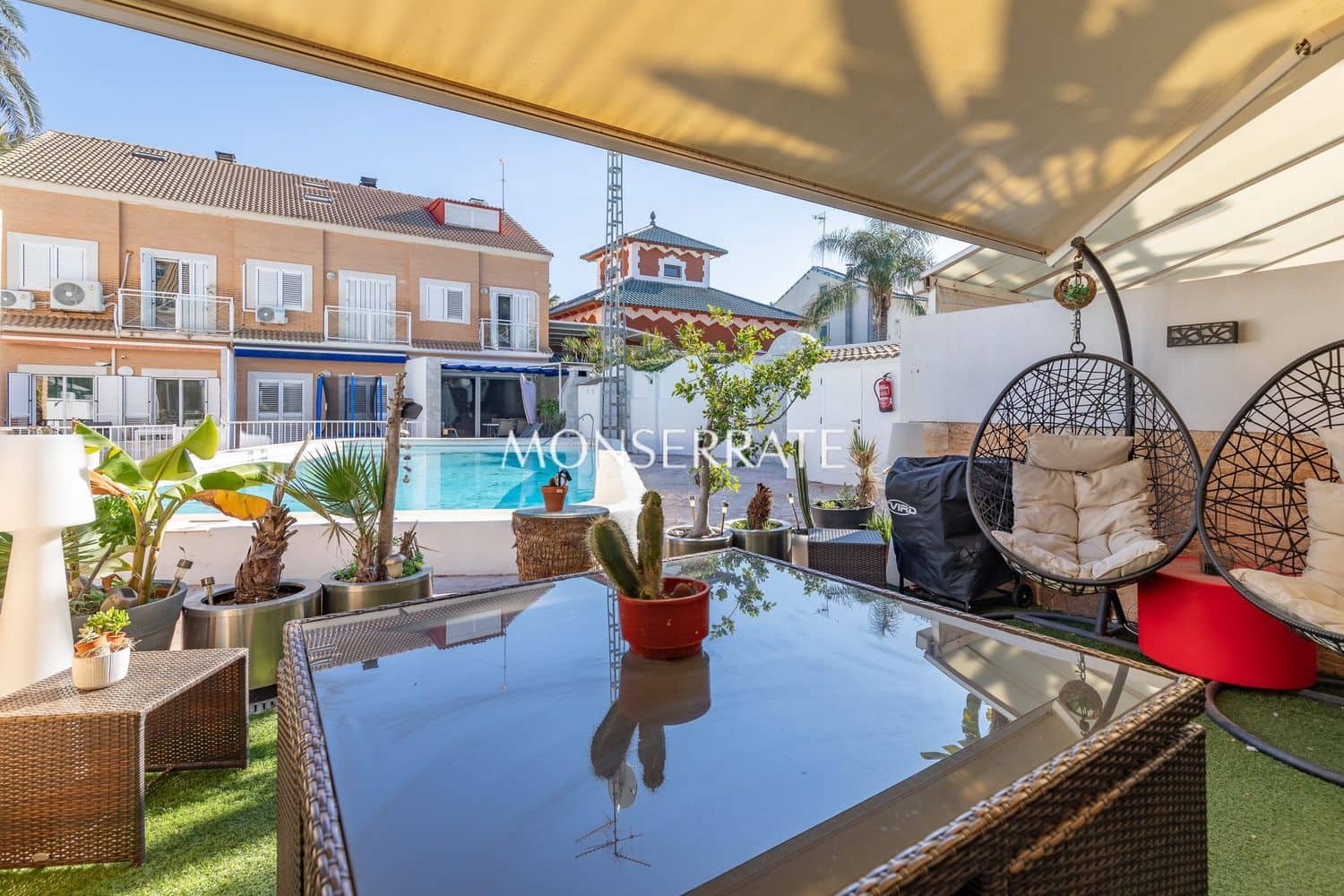 4 soveværelse Byhus til salg i Valencia by med swimmingpool garage - € 749.000 (Ref: 8851150)