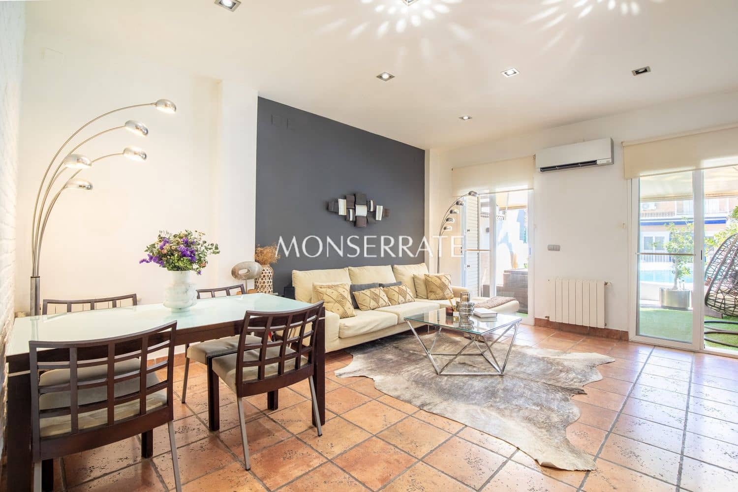 4 soveværelse Byhus til salg i Valencia by med swimmingpool garage - € 749.000 (Ref: 8851150)