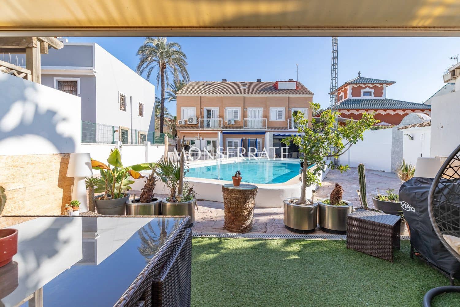 4 soveværelse Byhus til salg i Valencia by med swimmingpool garage - € 749.000 (Ref: 8851150)